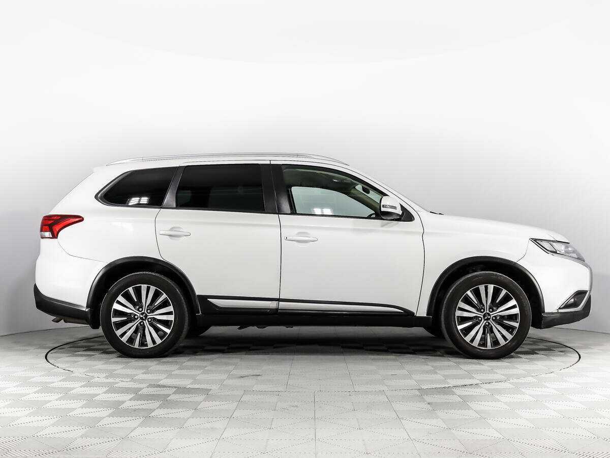 Mitsubishi Outlander 2020 года с пробегом. Фото: #3