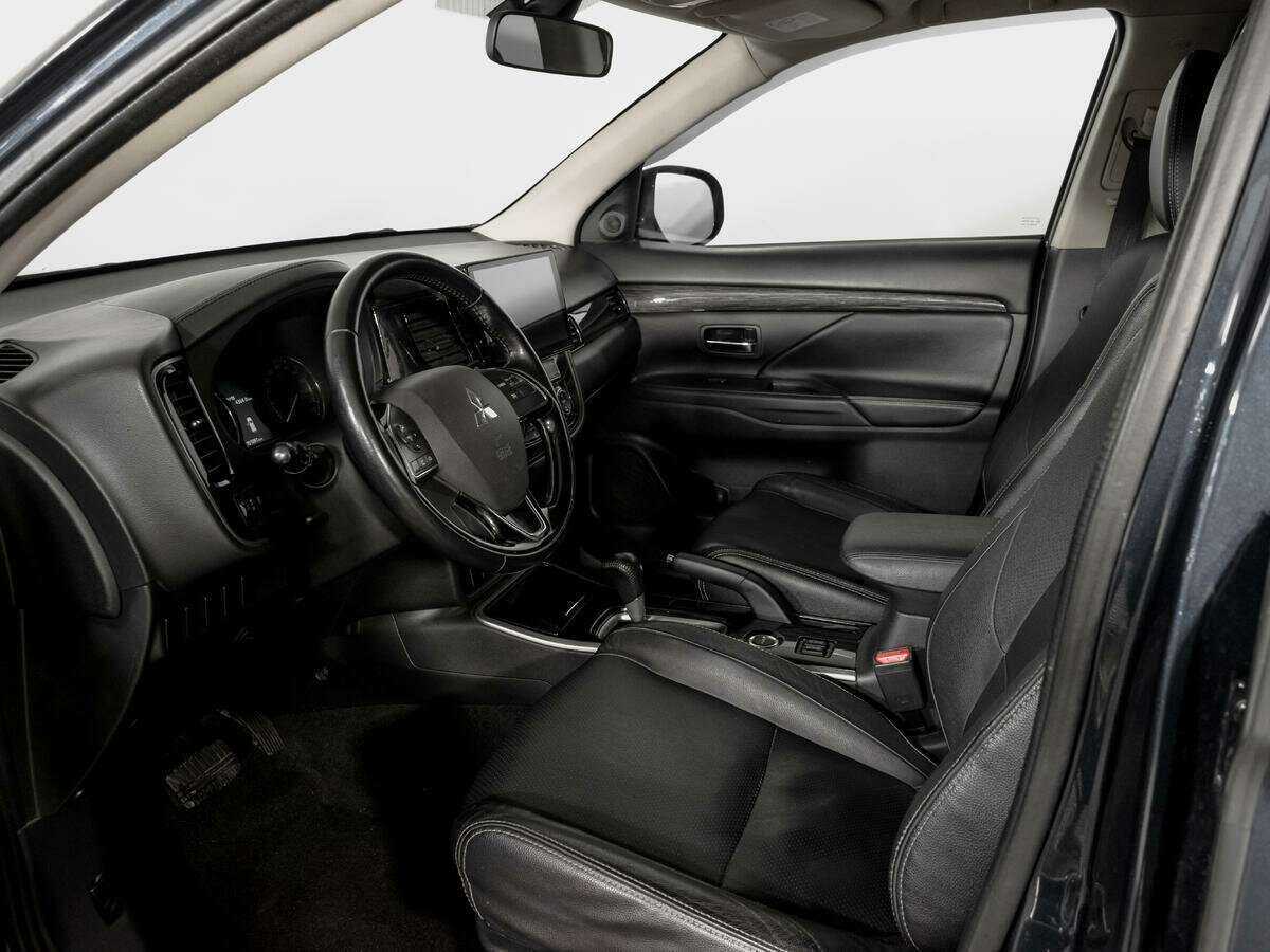 Mitsubishi Outlander 2017 года с пробегом. Фото: #13