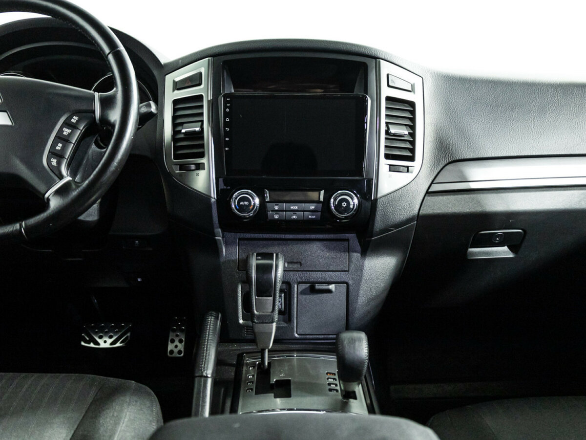 Mitsubishi Pajero 2015 года с пробегом. Фото: #12