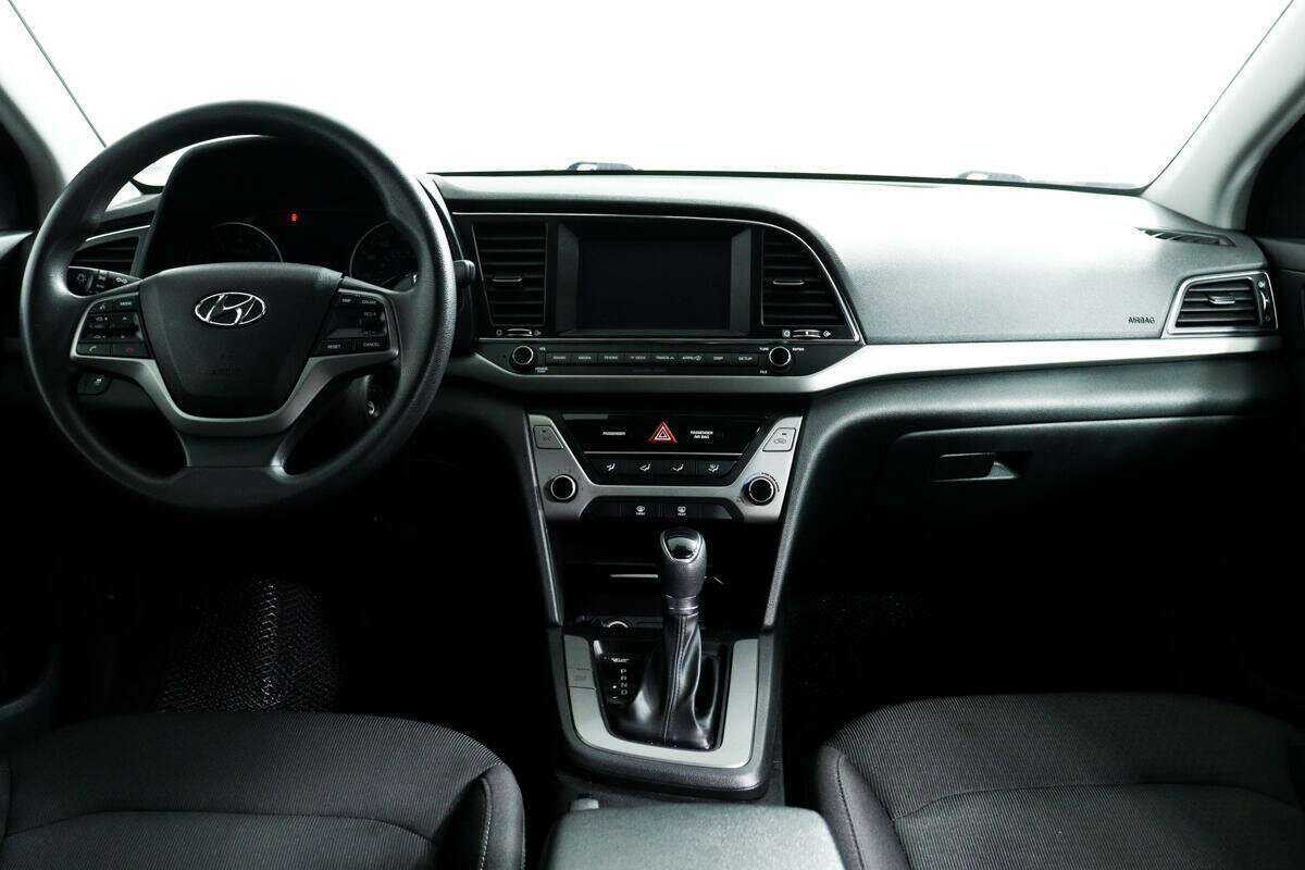 Hyundai Elantra 2018 года с пробегом. Фото: #10