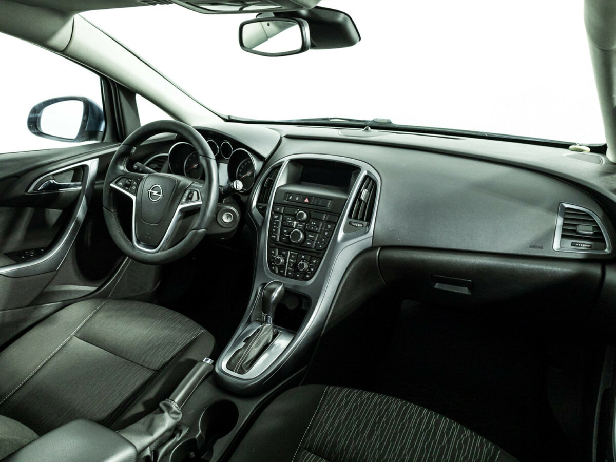 Opel Astra 2013 года с пробегом. Фото: #8