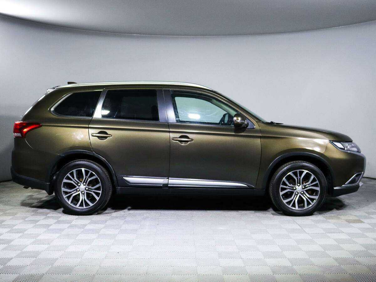 Mitsubishi Outlander 2018 года с пробегом. Фото: #3