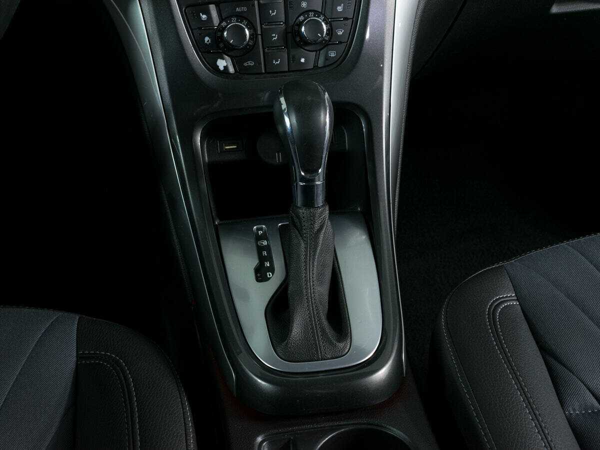 Opel Astra 2013 года с пробегом. Фото: #13