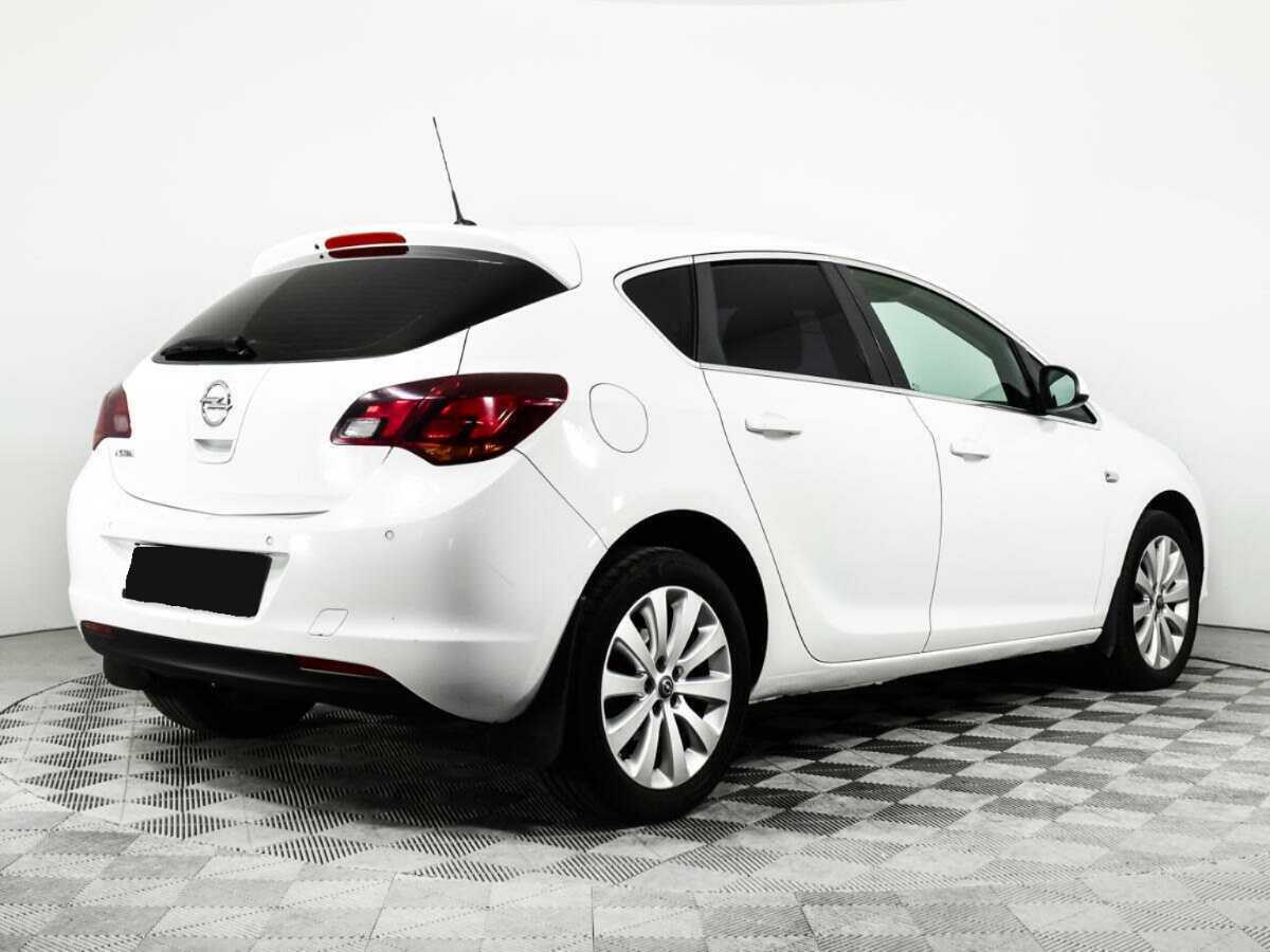 Opel Astra 2012 года с пробегом. Фото: #3