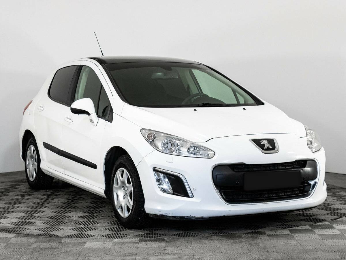 Peugeot 308 2012 года с пробегом. Фото: #2