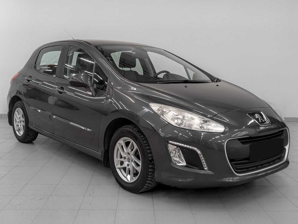 Peugeot 308 2012 года с пробегом. Фото: #2