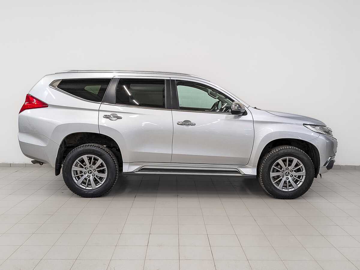 Mitsubishi Pajero Sport 2020 года с пробегом. Фото: #3