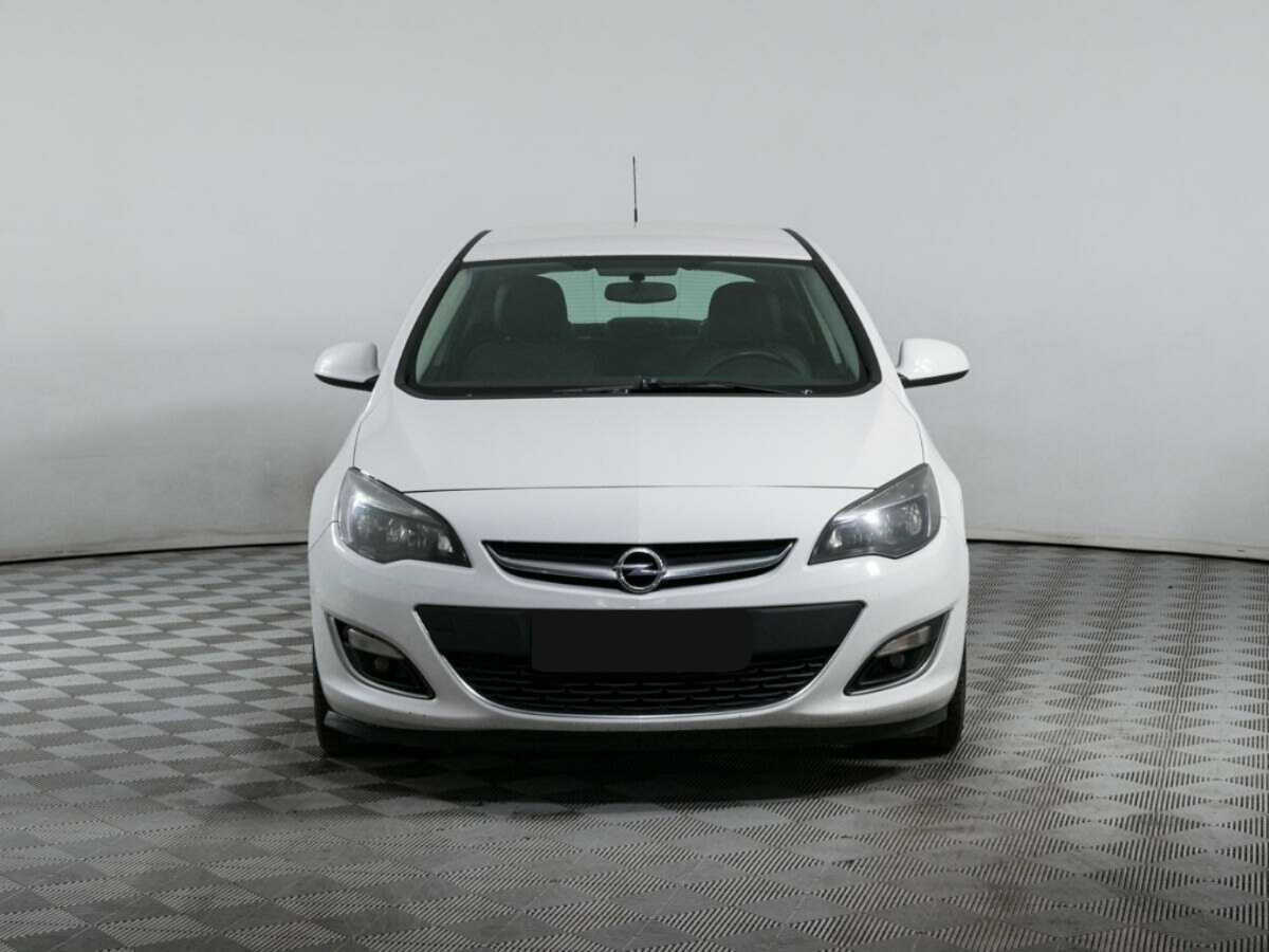 Opel Astra 2013 года с пробегом. Фото: #1