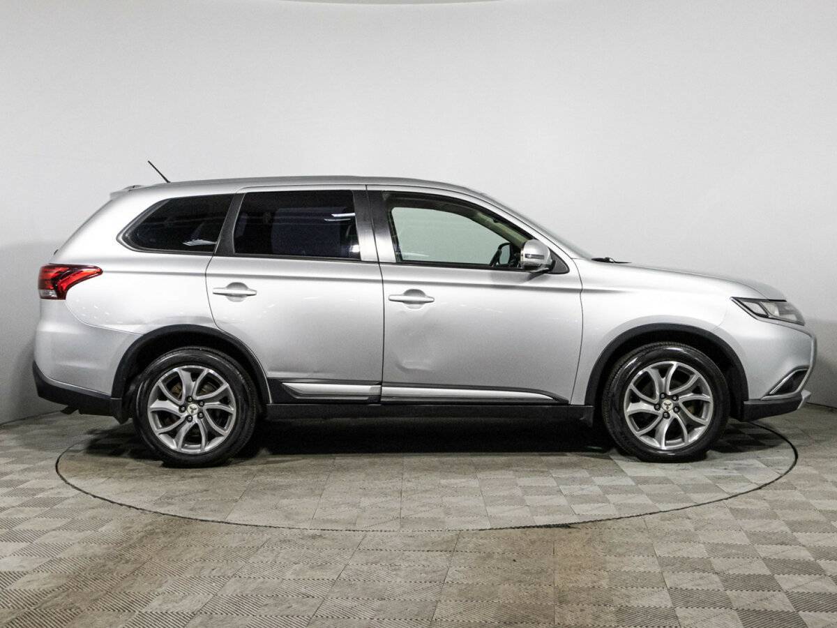 Mitsubishi Outlander 2016 года с пробегом. Фото: #3