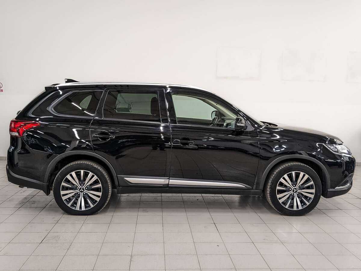 Mitsubishi Outlander 2020 года с пробегом. Фото: #3