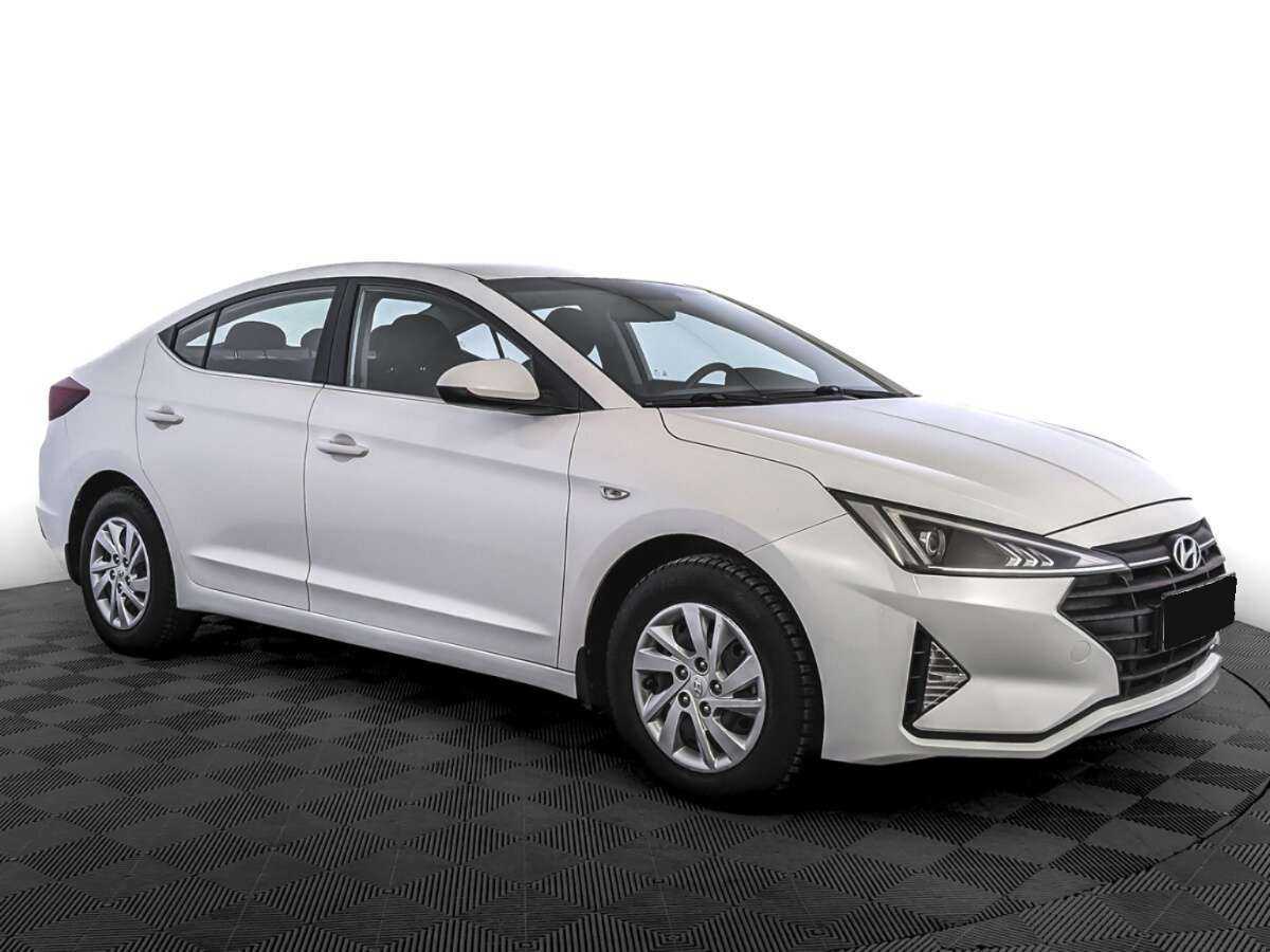 Hyundai Elantra 2020 года с пробегом. Фото: #2