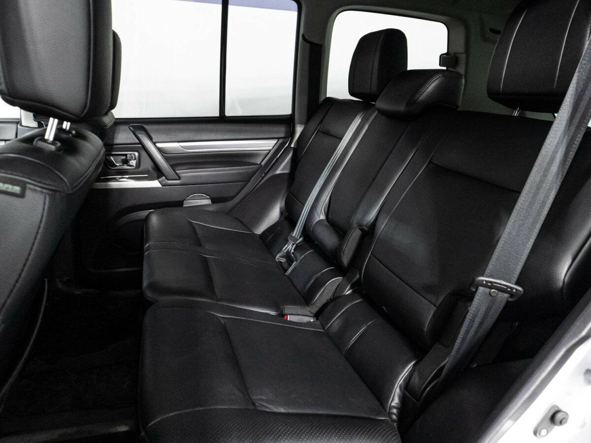 Mitsubishi Pajero 2012 года с пробегом. Фото: #7