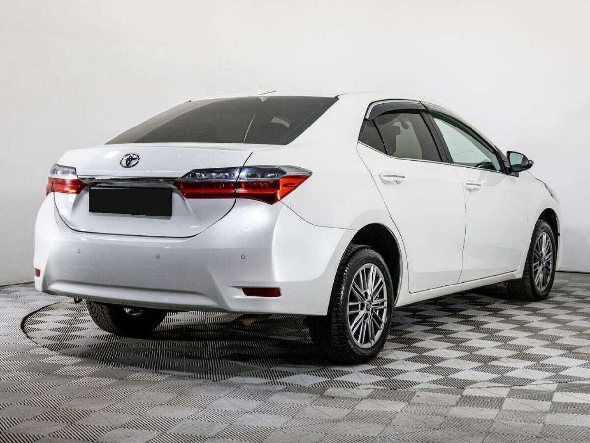 Toyota Corolla 2018 года с пробегом. Фото: #4