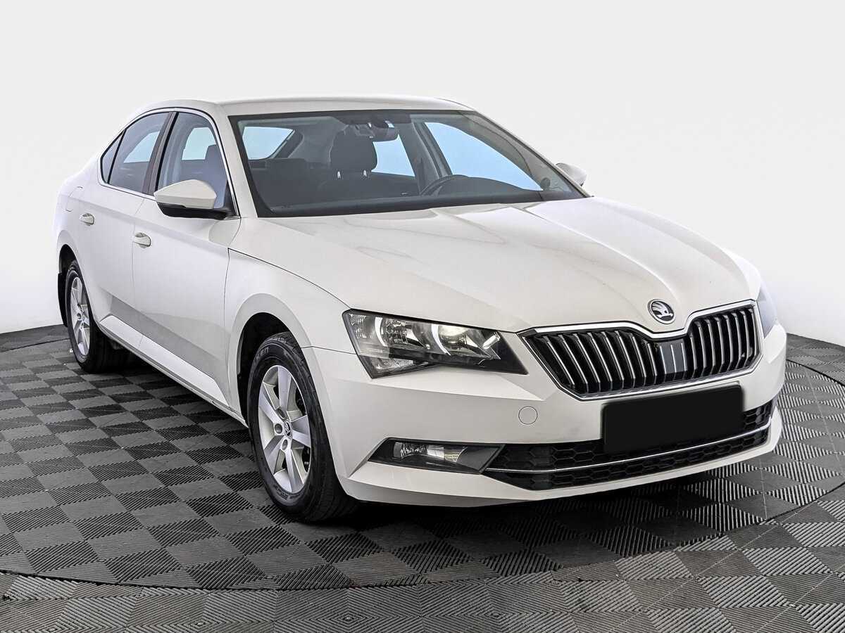 Skoda Superb 2017 года с пробегом. Фото: #2