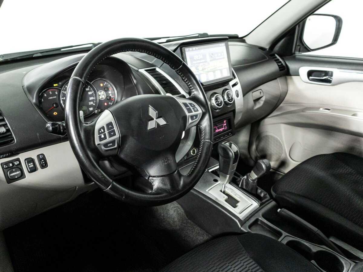 Mitsubishi Pajero Sport 2013 года с пробегом. Фото: #10