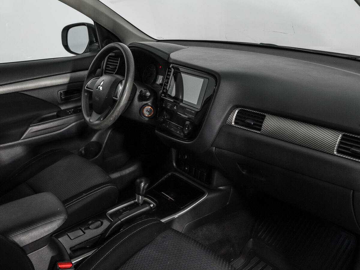 Mitsubishi Outlander 2018 года с пробегом. Фото: #10