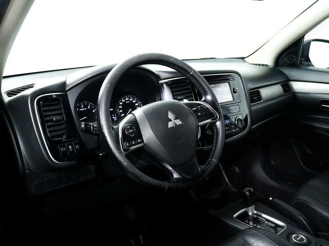 Mitsubishi Outlander 2013 года с пробегом. Фото: #12
