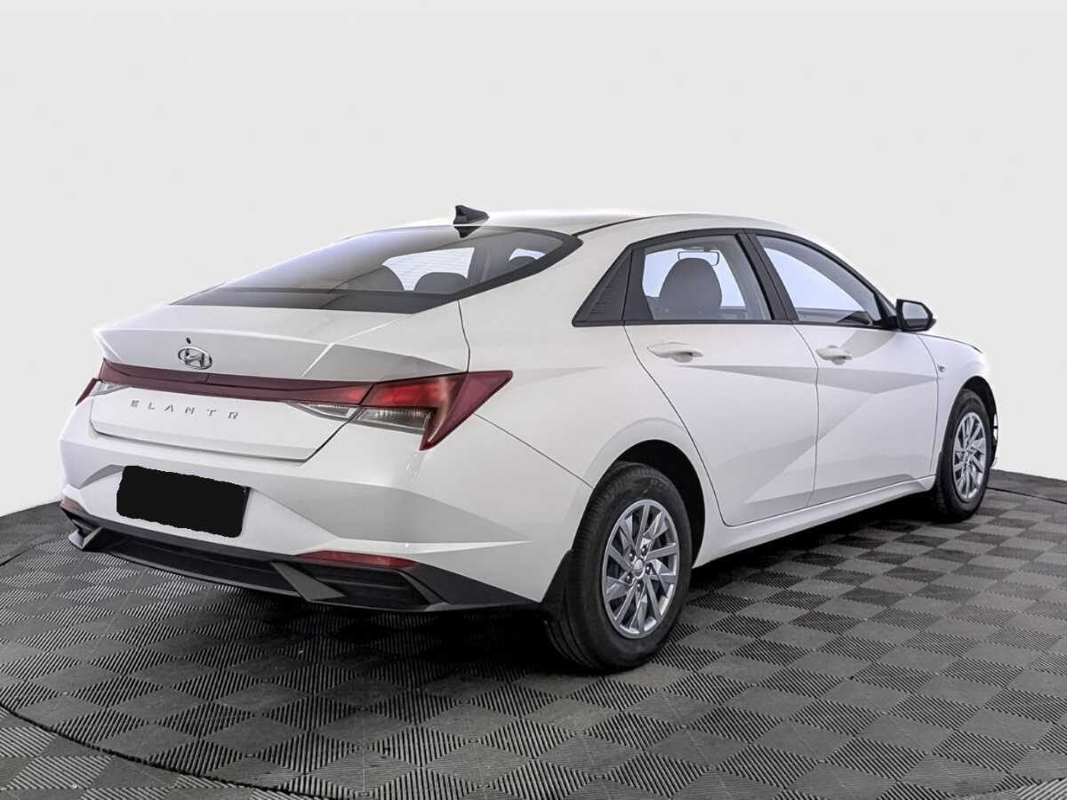 Hyundai Elantra 2021 года с пробегом. Фото: #4