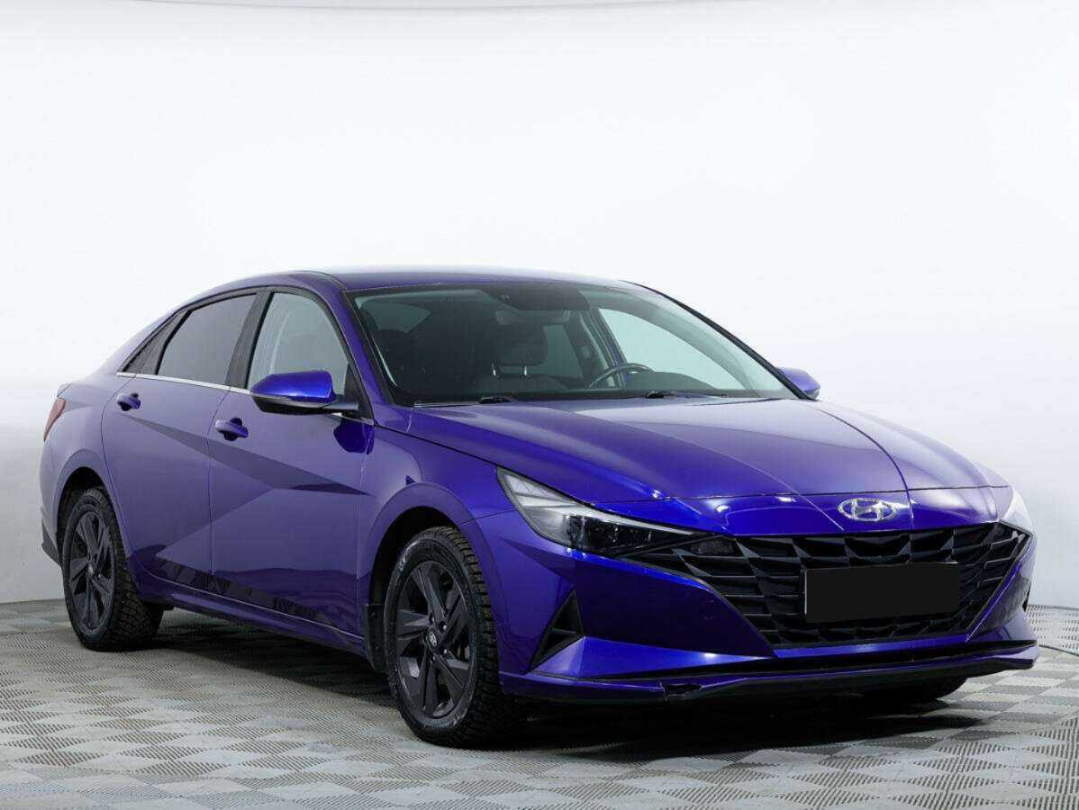 Hyundai Elantra 2021 года с пробегом. Фото: #2
