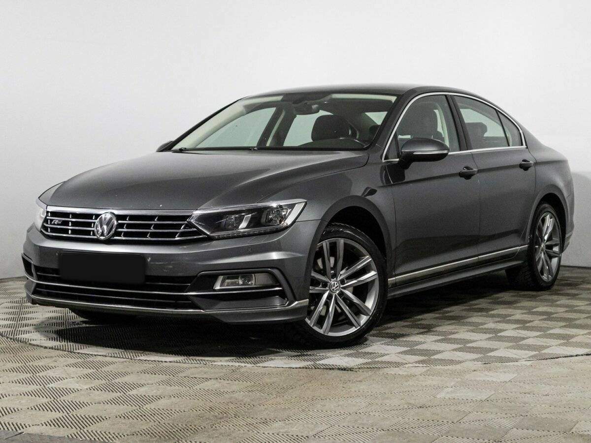Volkswagen Passat 2017 года с пробегом. Посмотреть фото