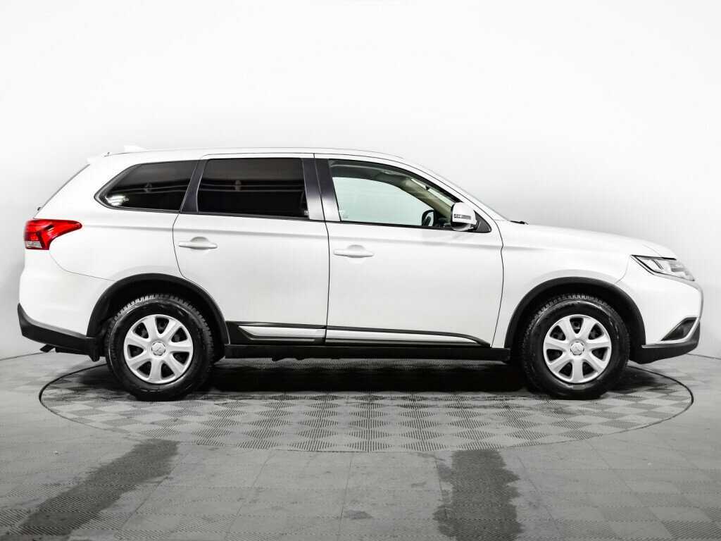 Mitsubishi Outlander 2020 года с пробегом. Фото: #3