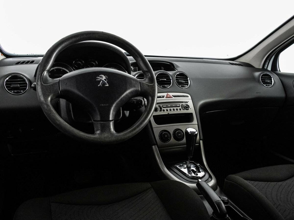 Peugeot 308 2012 года с пробегом. Фото: #8