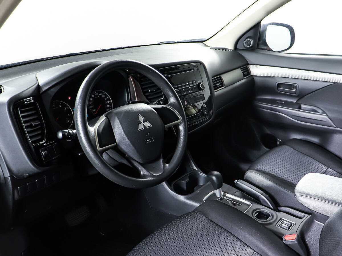 Mitsubishi Outlander 2012 года с пробегом. Фото: #12