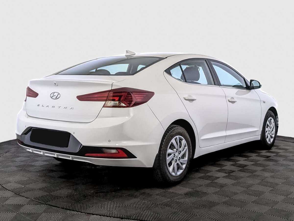 Hyundai Elantra 2020 года с пробегом. Фото: #4