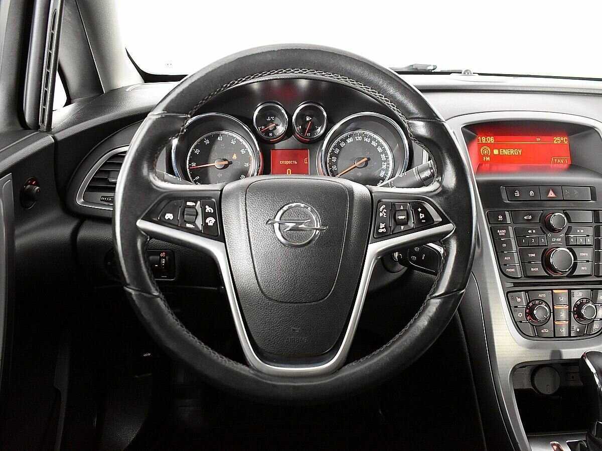 Opel Astra 2012 года с пробегом. Фото: #10