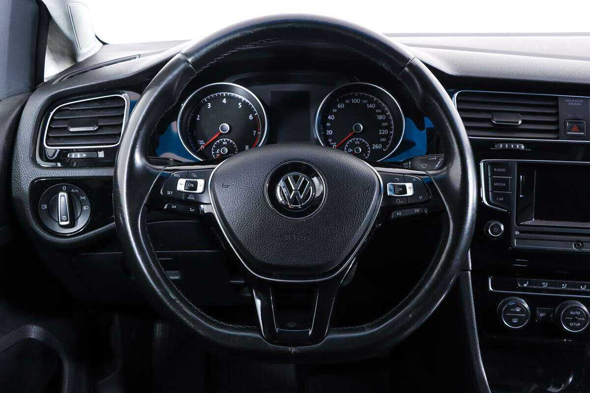 Volkswagen Golf 2013 года с пробегом. Фото: #13