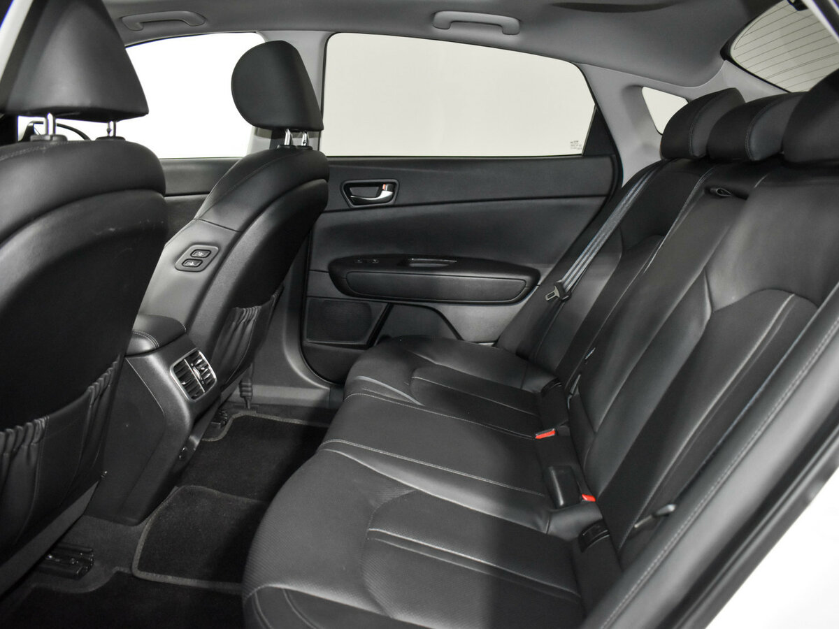 Kia K5 2017 года с пробегом. Фото: #10