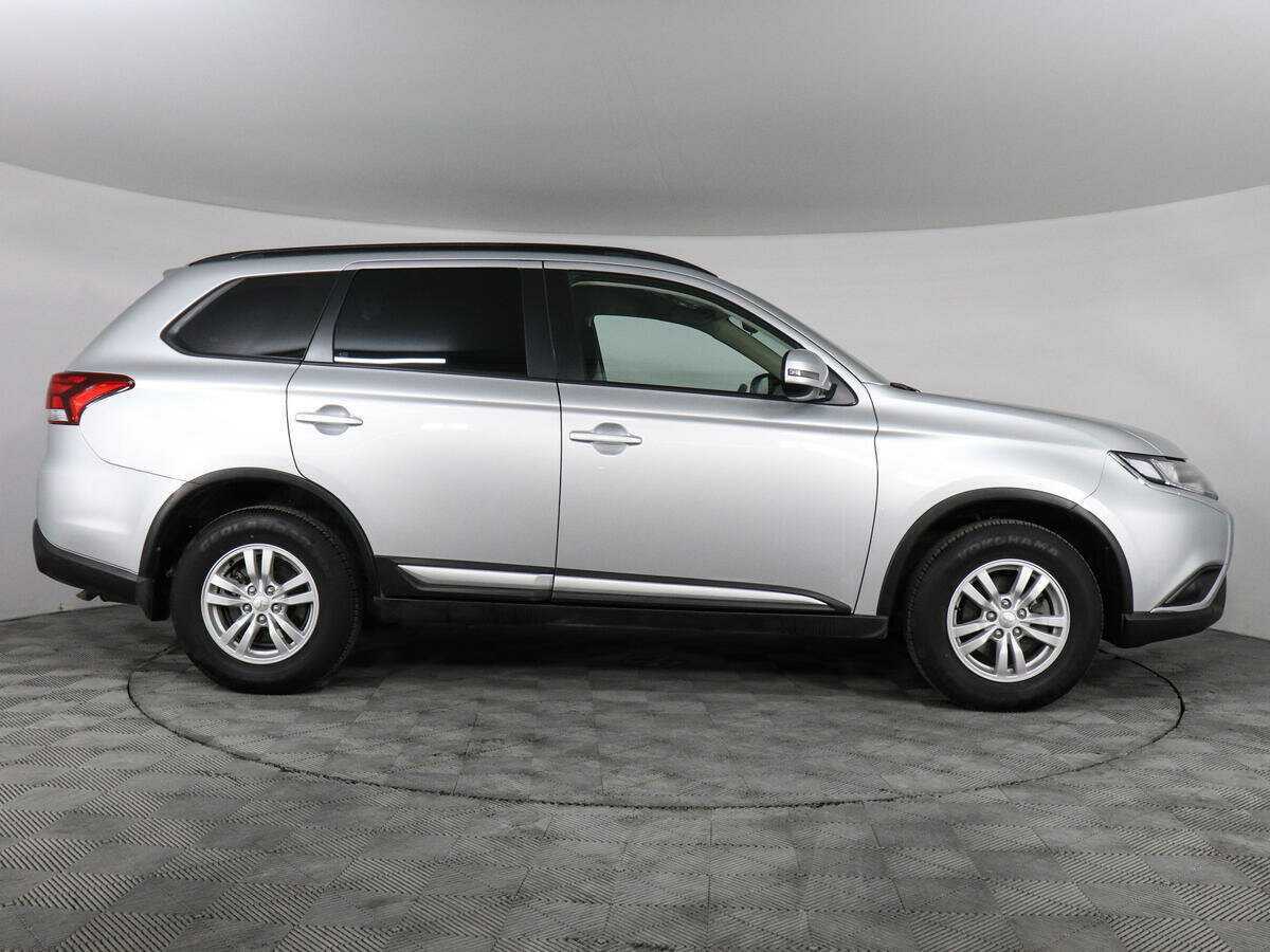 Mitsubishi Outlander 2022 года с пробегом. Фото: #3