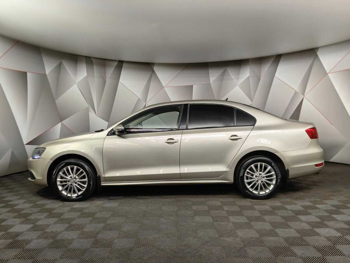 Volkswagen Jetta 2012 года с пробегом. Фото: #4