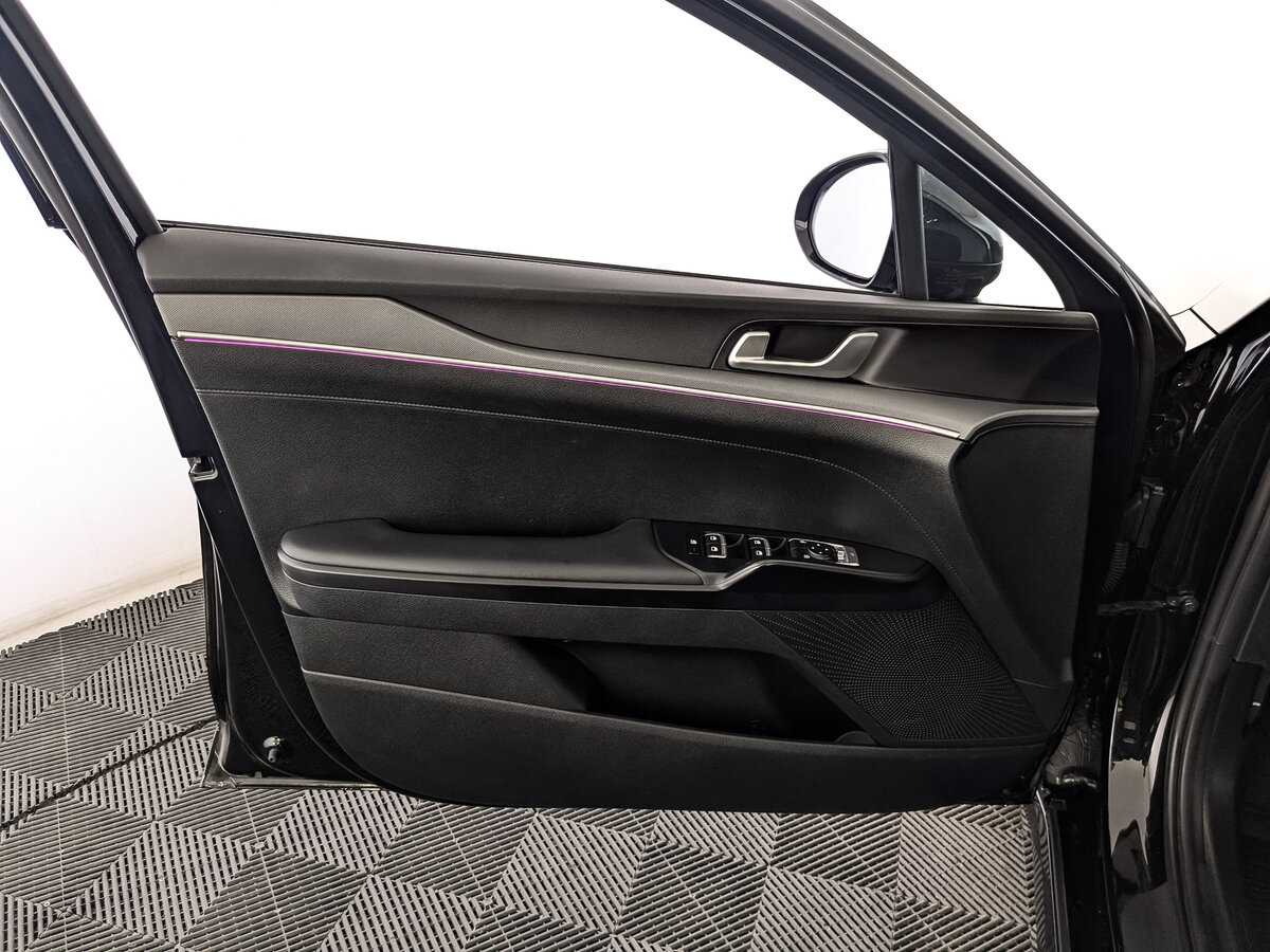 Kia K5 2023 года с пробегом. Фото: #14