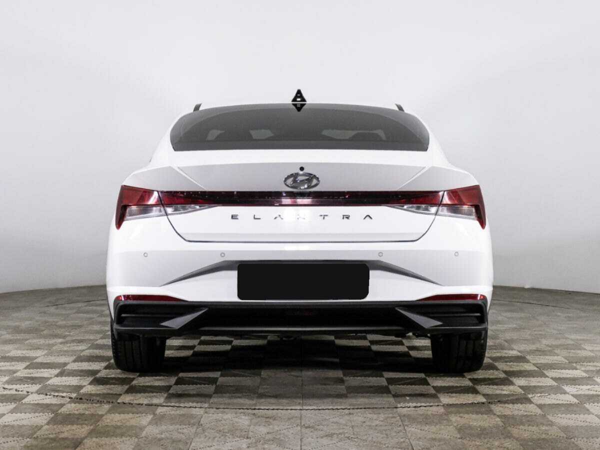Hyundai Elantra 2021 года с пробегом. Фото: #5