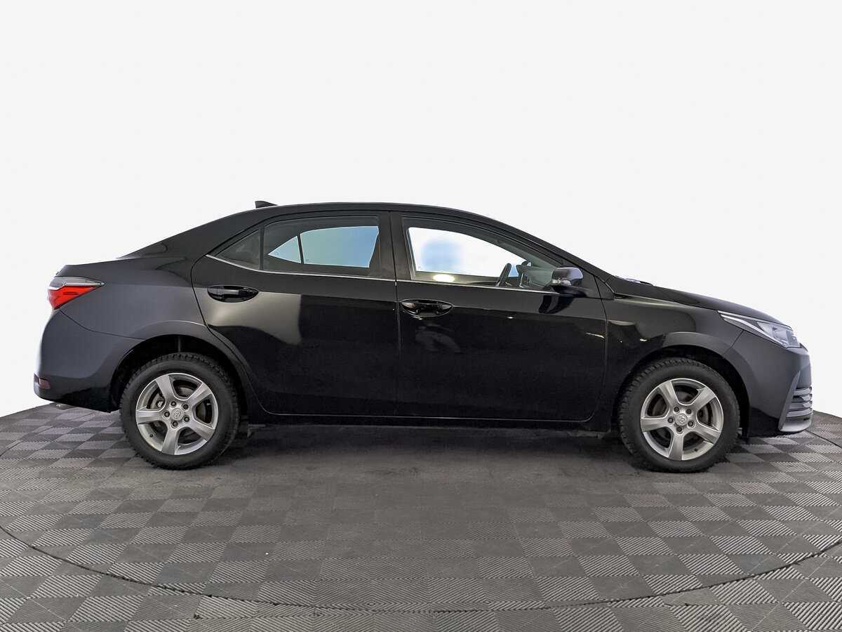 Toyota Corolla 2017 года с пробегом. Фото: #3