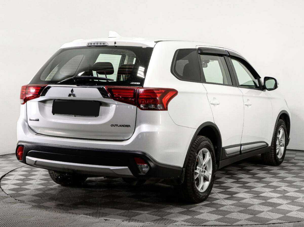 Mitsubishi Outlander 2018 года с пробегом. Фото: #3