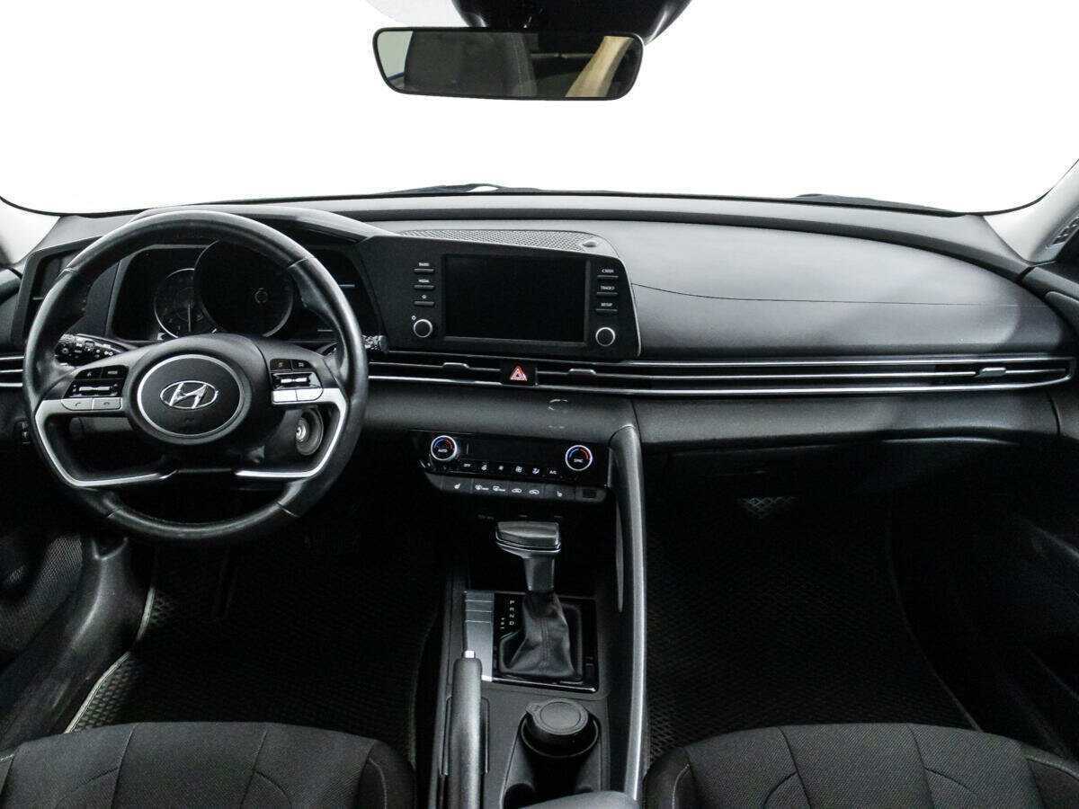 Hyundai Elantra 2021 года с пробегом. Фото: #12