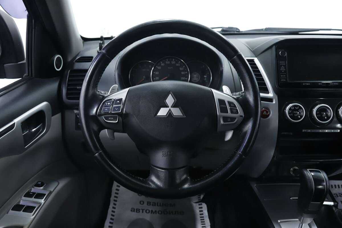 Mitsubishi Pajero Sport 2015 года с пробегом. Фото: #10