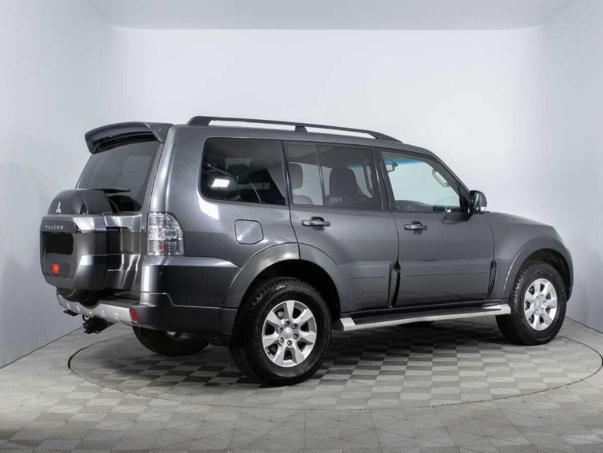 Mitsubishi Pajero 2017 года с пробегом. Фото: #4