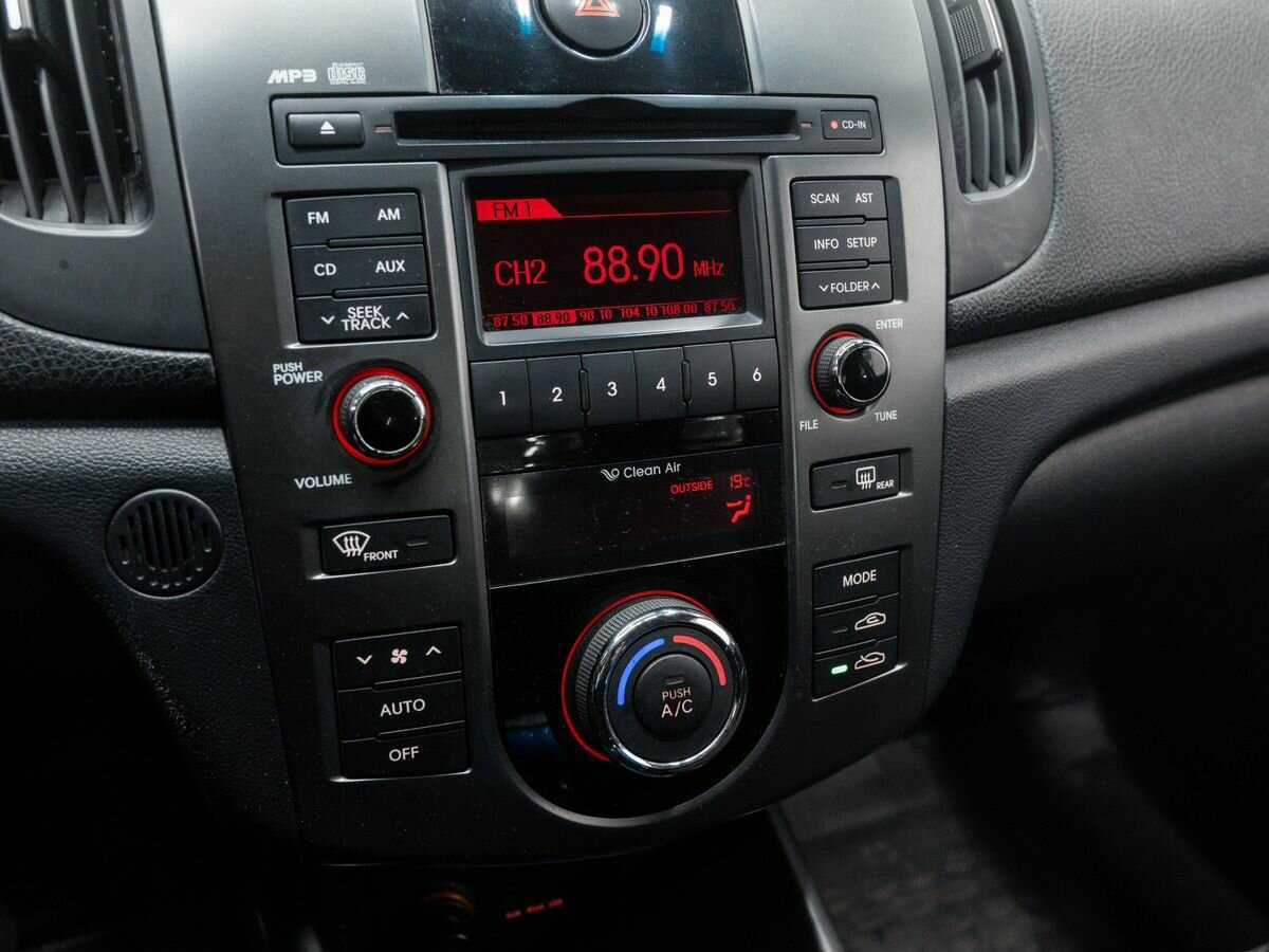 Kia Cerato 2012 года с пробегом. Фото: #17