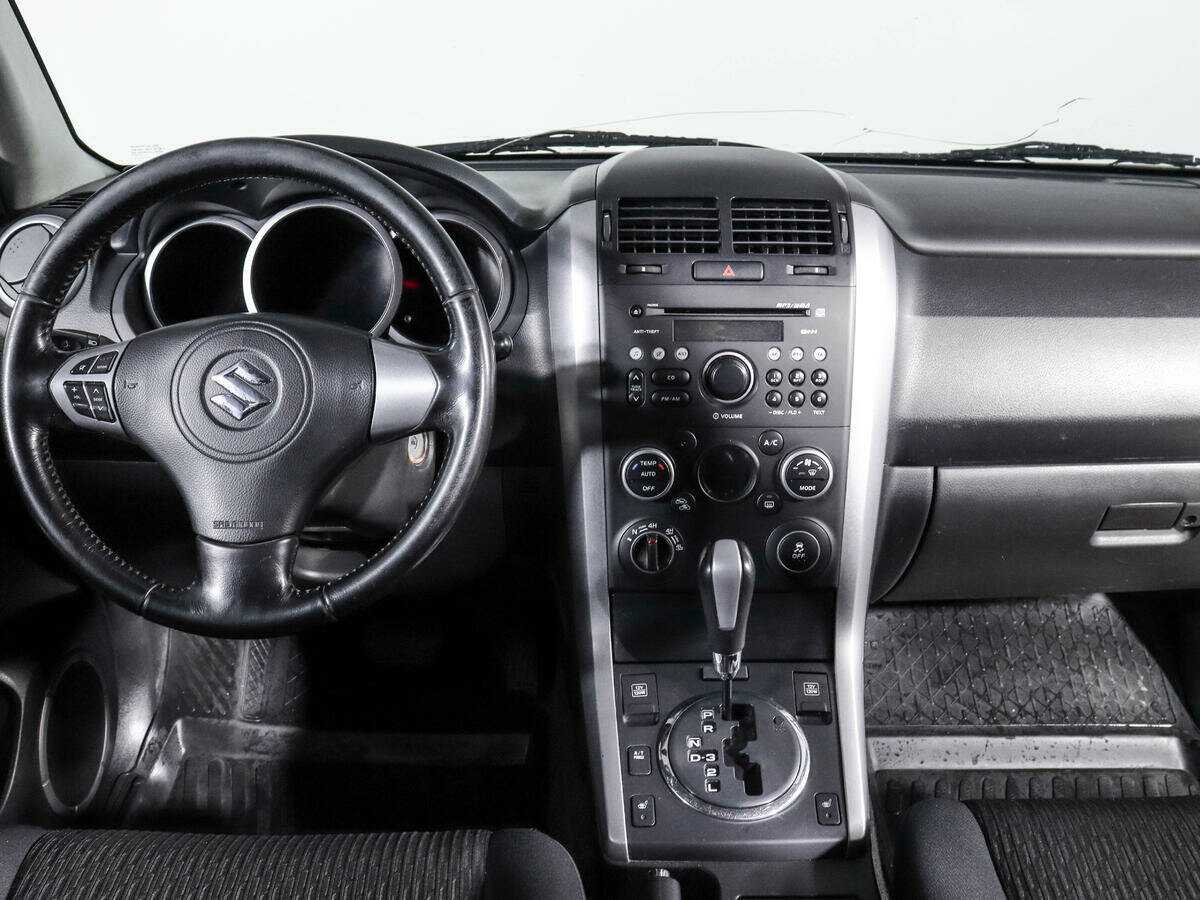 Suzuki Grand Vitara 2012 года с пробегом. Фото: #11