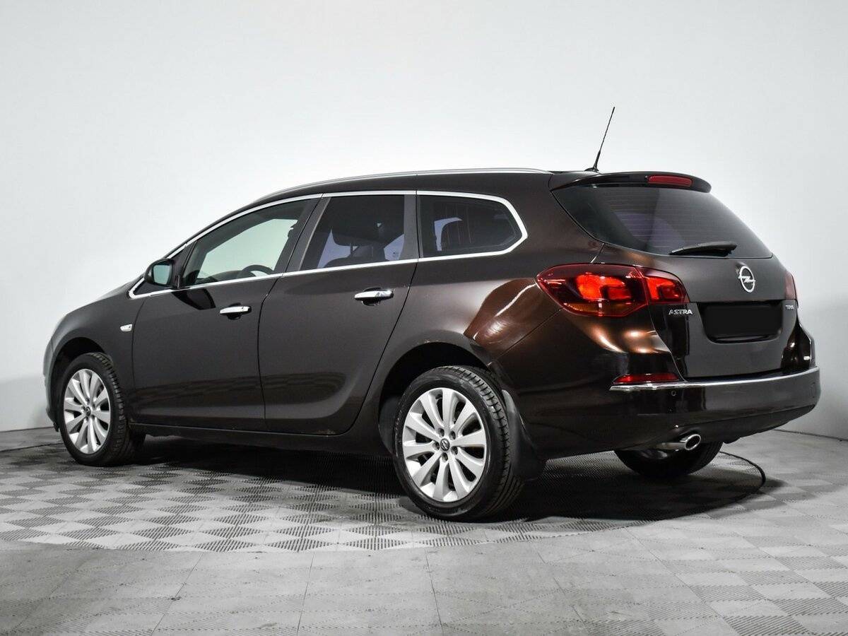Opel Astra 2013 года с пробегом. Фото: #5