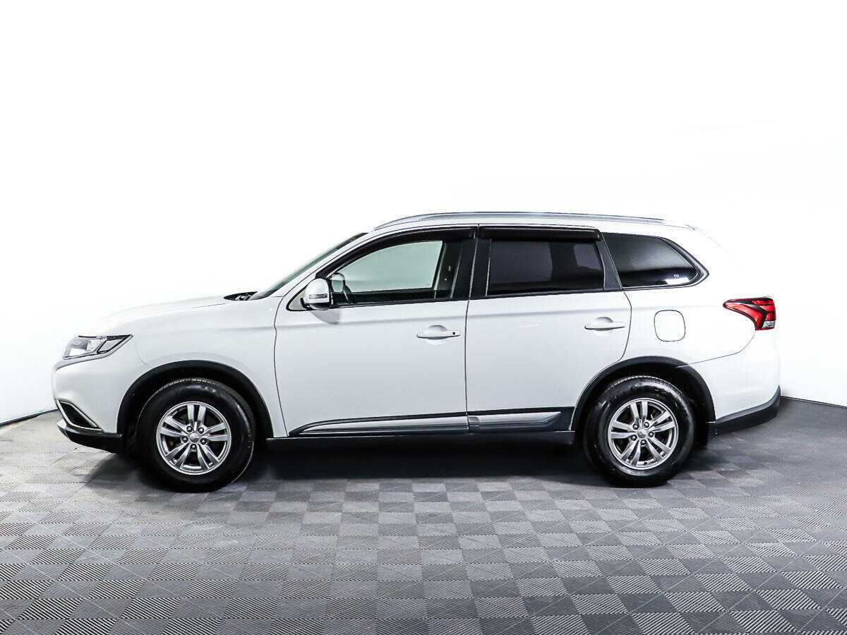 Mitsubishi Outlander 2018 года с пробегом. Фото: #7