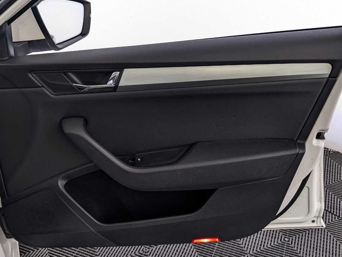 Skoda Superb 2017 года с пробегом. Фото: #23