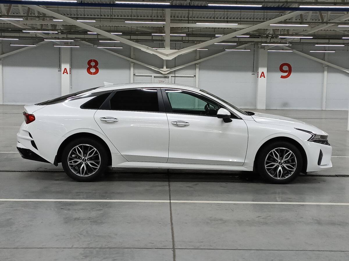 Kia K5 2021 года с пробегом. Фото: #3