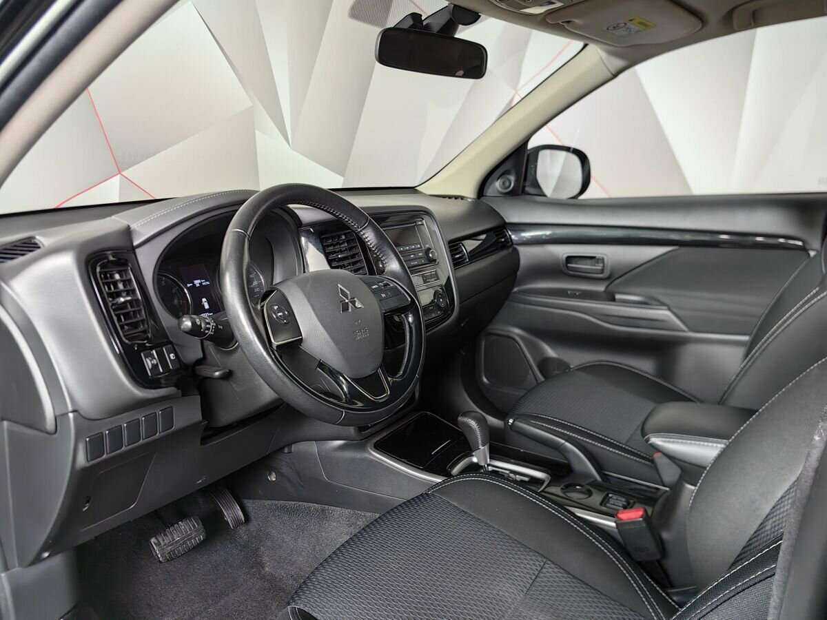 Mitsubishi Outlander 2018 года с пробегом. Фото: #11
