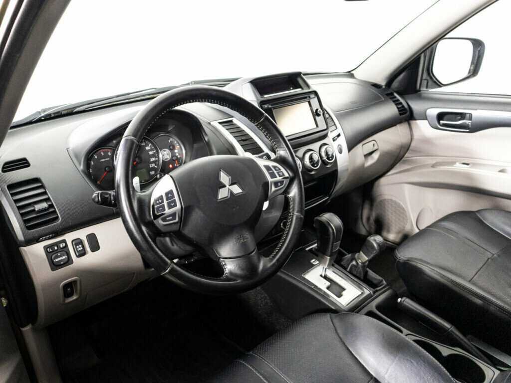 Mitsubishi Pajero Sport 2014 года с пробегом. Фото: #10