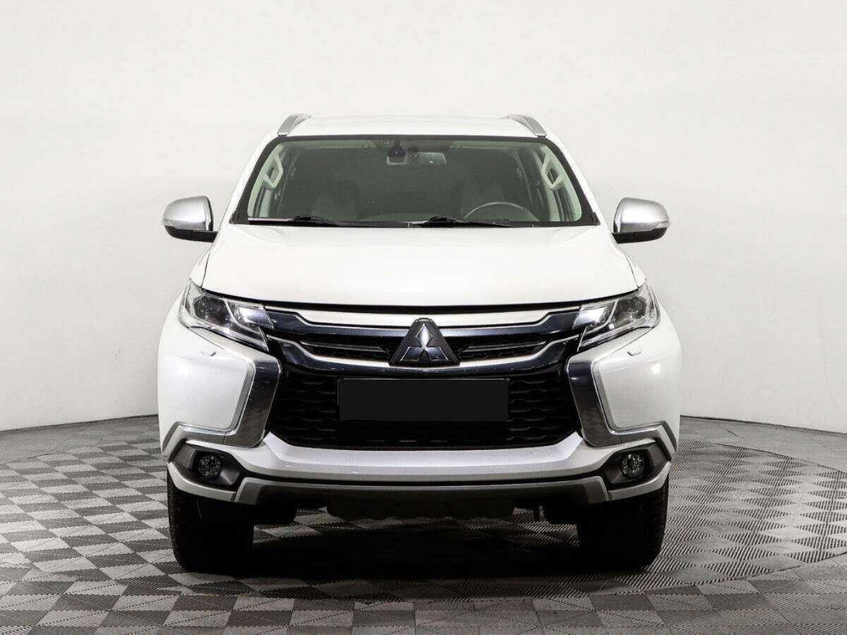Mitsubishi Pajero Sport 2018 года с пробегом. Фото: #1