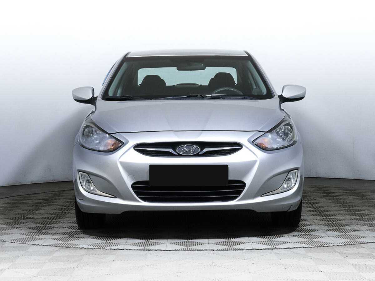 Hyundai Solaris 2012 года с пробегом. Посмотреть фото